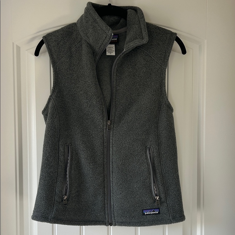 Patagonia Women’s Charcoal Fleece Vest